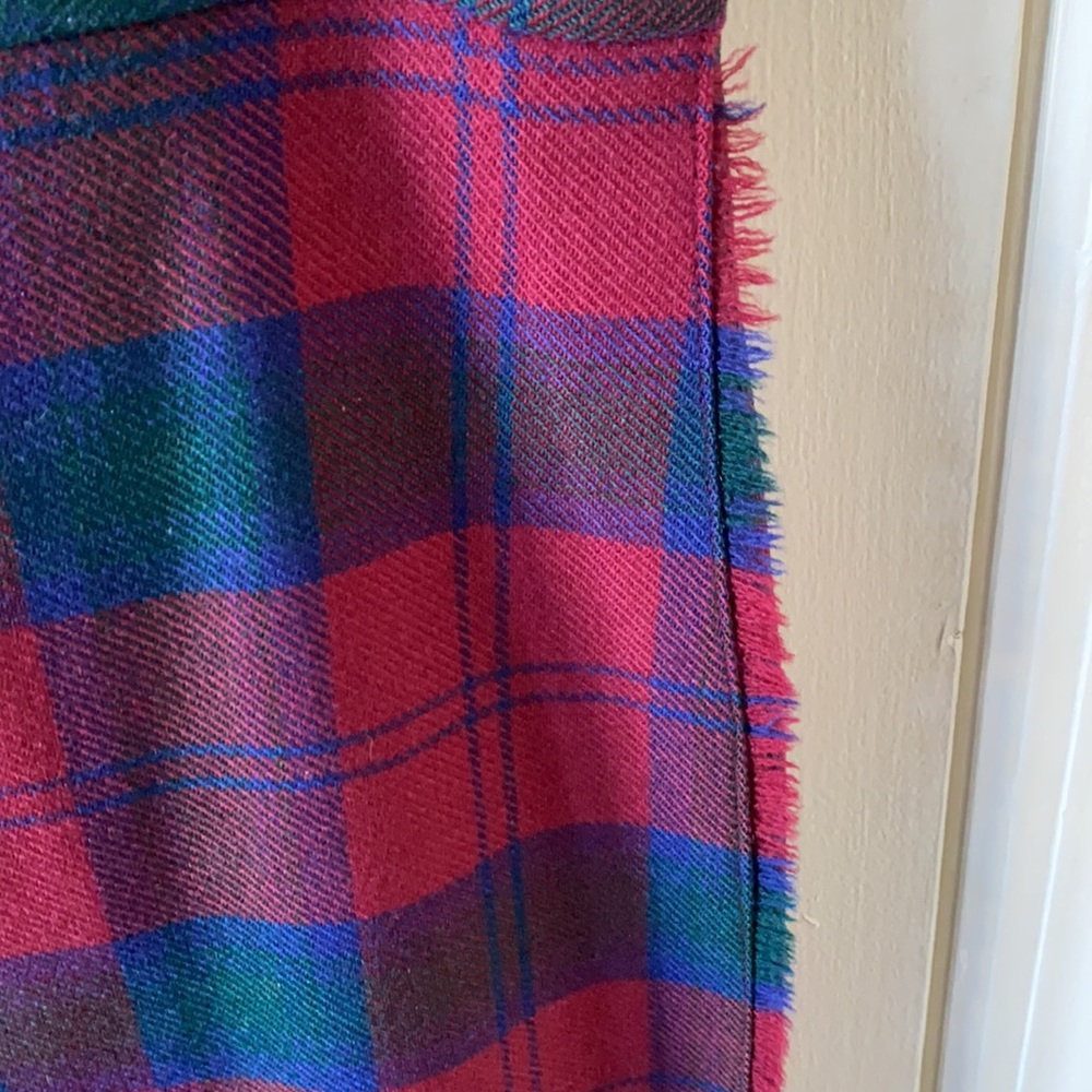 Beautiful vintage ladies  plaid 100 % Scottish wool wrap skirt with pleated back - Picture 7 of 7